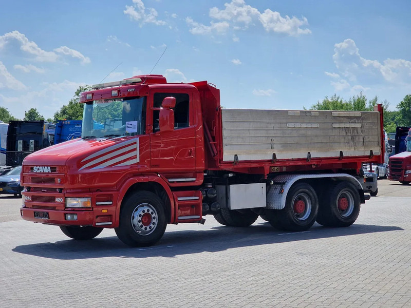 Scania T124-420 6x4 - Tipper - Retarder - Full steel - HUB Reduction - Manual gearbox - Billenőplatós teherautó: 5 kép. Scania T124-420 6x4 - Tipper - Retarder - Full steel - HUB Reduction - Manual gearbox - Billenőplatós teherautó: 5 kép.