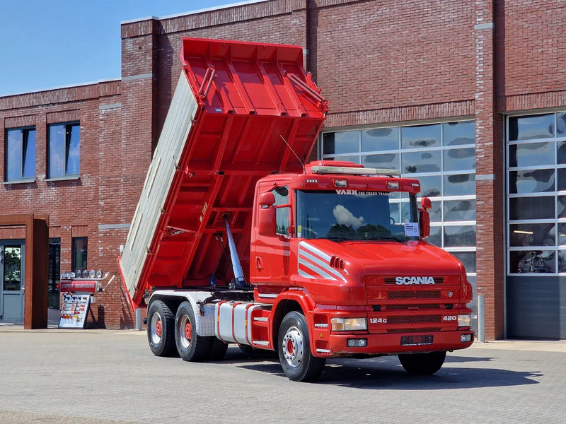 Scania T124-420 6x4 - Tipper - Retarder - Full steel - HUB Reduction - Manual gearbox - Billenőplatós teherautó: 1 kép. Scania T124-420 6x4 - Tipper - Retarder - Full steel - HUB Reduction - Manual gearbox - Billenőplatós teherautó: 1 kép.