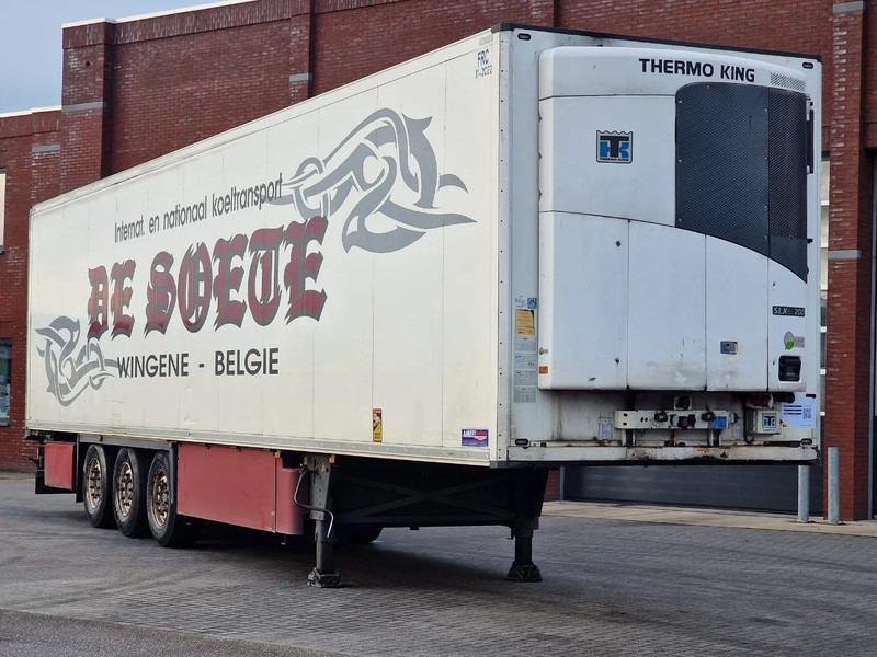 Schmitz Cargobull SCB*S3B - Thermoking SLXe 200 - Rohrbahnen / Meat rails - Lift axle - SAF Axle - Félpótkocsi hőszigetelt: 1 kép. Schmitz Cargobull SCB*S3B - Thermoking SLXe 200 - Rohrbahnen / Meat rails - Lift axle - SAF Axle - Félpótkocsi hőszigetelt: 1 kép.