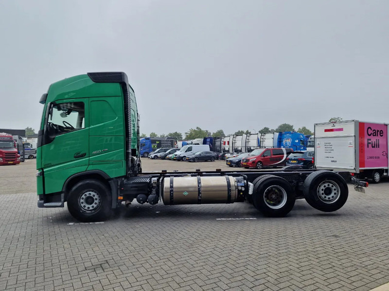 Volvo FH 13.460 Globetrotter 6x2 - Chassis - 4.60 WB - HUB Reduction - LNG - Alvaz teherautó: 4 kép. Volvo FH 13.460 Globetrotter 6x2 - Chassis - 4.60 WB - HUB Reduction - LNG - Alvaz teherautó: 4 kép.
