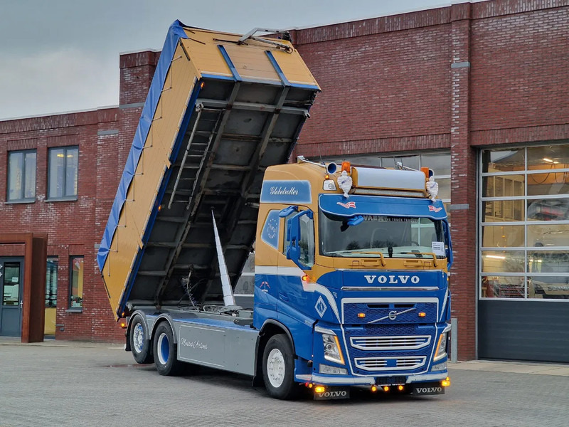 Volvo FH 13.540 Globetrotter 6x2 - 3 way tipper - Full air - I parkcool - Custom interior - Billenőplatós teherautó: 1 kép. Volvo FH 13.540 Globetrotter 6x2 - 3 way tipper - Full air - I parkcool - Custom interior - Billenőplatós teherautó: 1 kép.