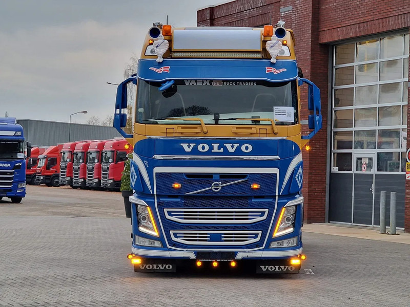 Volvo FH 13.540 Globetrotter 6x2 - 3 way tipper - Full air - I parkcool - Custom interior - Billenőplatós teherautó: 4 kép. Volvo FH 13.540 Globetrotter 6x2 - 3 way tipper - Full air - I parkcool - Custom interior - Billenőplatós teherautó: 4 kép.