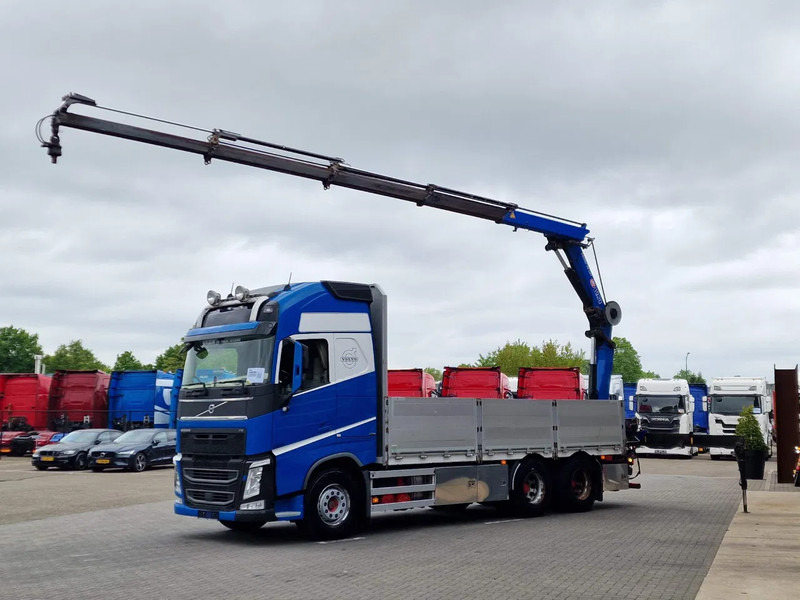 Volvo FH 13.540 Globetrotter 6x4 - HMF 1920K with remote year 2019 - Full air - Leather - Darus autó: 3 kép. Volvo FH 13.540 Globetrotter 6x4 - HMF 1920K with remote year 2019 - Full air - Leather - Darus autó: 3 kép.