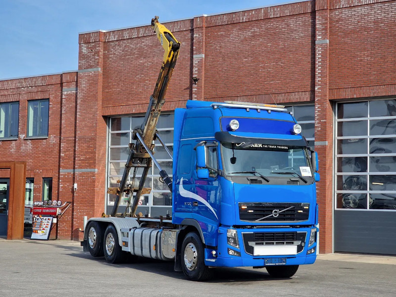Volvo FH 16.700 Globetrotter 6x2*4 - Palfinger T20 Hook - Retarder - Steering axle - Horgos rakodó teherautó: 1 kép. Volvo FH 16.700 Globetrotter 6x2*4 - Palfinger T20 Hook - Retarder - Steering axle - Horgos rakodó teherautó: 1 kép.