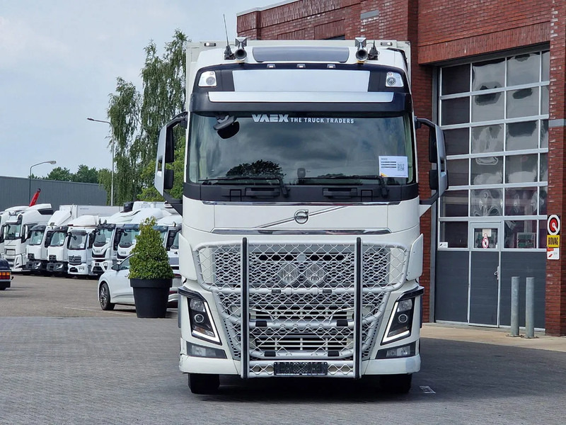 Volvo FH 16.750 6x6/6x4 - Only chassis - VEB + - Full air - Alvaz teherautó: 3 kép. Volvo FH 16.750 6x6/6x4 - Only chassis - VEB + - Full air - Alvaz teherautó: 3 kép.