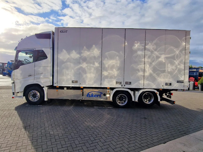 Volvo FH 16.750 Globetrotter XL 6x2 - Ekeri box with sidedoors - Retarder - 4.60 WB - Full air - Dobozos felépítményű teherautó: 5 kép. Volvo FH 16.750 Globetrotter XL 6x2 - Ekeri box with sidedoors - Retarder - 4.60 WB - Full air - Dobozos felépítményű teherautó: 5 kép.