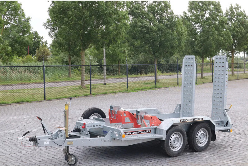 Brian James DIGGER PLANT 2700 KG | TANDEM AXLE | MACHINE TRANSPORT - Platós pótkocsi: 2 kép. Brian James DIGGER PLANT 2700 KG | TANDEM AXLE | MACHINE TRANSPORT - Platós pótkocsi: 2 kép.