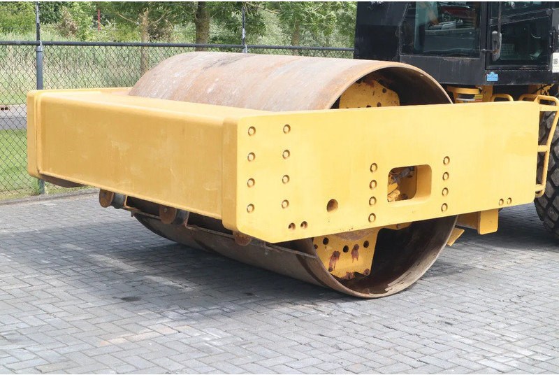 Henger Caterpillar CS78B | TRIMBLE GPS | GOOD CONDITION: 7 kép. Henger Caterpillar CS78B | TRIMBLE GPS | GOOD CONDITION: 7 kép.