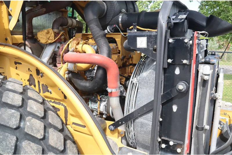 Henger Caterpillar CS78B | TRIMBLE GPS | GOOD CONDITION: 12 kép. Henger Caterpillar CS78B | TRIMBLE GPS | GOOD CONDITION: 12 kép.