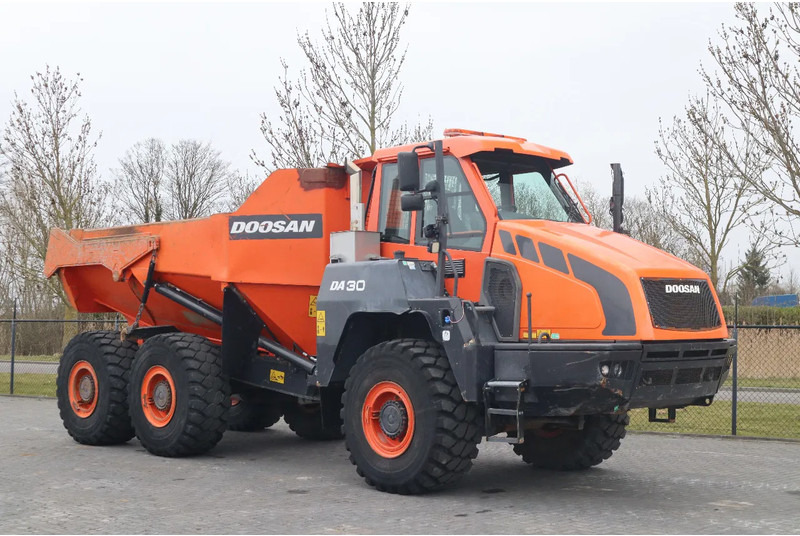 Doosan DA 30 | TAILGATE | AIRCO | GOOD CONDITION - Csuklós dömper: 5 kép. Doosan DA 30 | TAILGATE | AIRCO | GOOD CONDITION - Csuklós dömper: 5 kép.