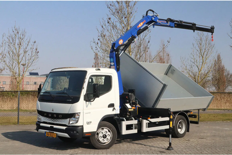 FUSO Canter 7C18 | 4X2 | 3-WAY TIPPER | PM 6.5 KRAN /CRANE - Darus autó: 1 kép. FUSO Canter 7C18 | 4X2 | 3-WAY TIPPER | PM 6.5 KRAN /CRANE - Darus autó: 1 kép.