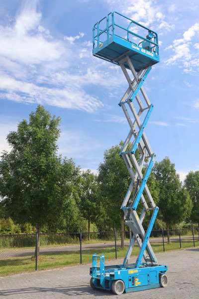 Genie GS-2646 | 10 METER | 454 KG - Ollós emelő: 5 kép. Genie GS-2646 | 10 METER | 454 KG - Ollós emelő: 5 kép.