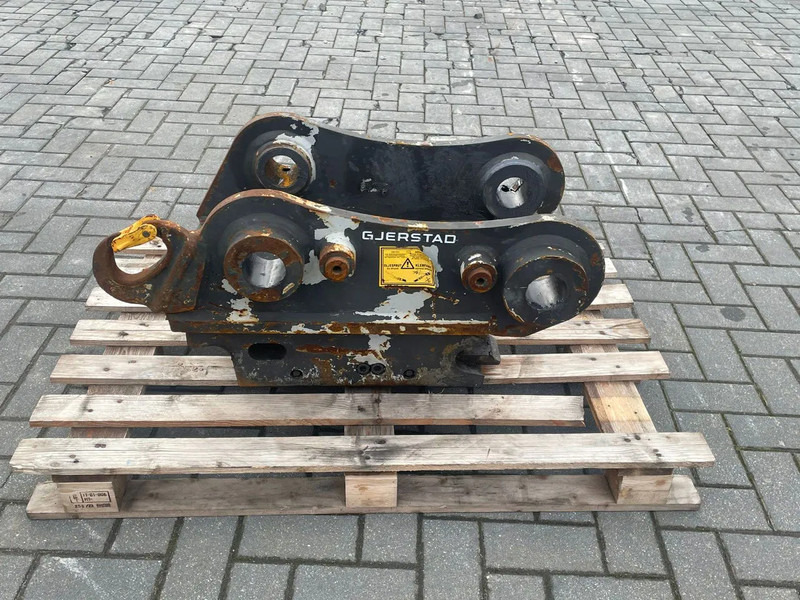 Gjerstad G60 | KM60 | S60 | HYDRAULIC QUICK COUPLER | M318F - Gyorscsatlakozó - Építőipari gépek: 5 kép. Gjerstad G60 | KM60 | S60 | HYDRAULIC QUICK COUPLER | M318F - Gyorscsatlakozó - Építőipari gépek: 5 kép.