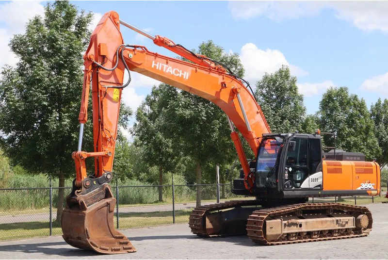 Hitachi ZX350LC-6 | 90% UNDERCARRIAGE | BUCKET | HAMMERLINES - Lánctalpas kotró: 2 kép. Hitachi ZX350LC-6 | 90% UNDERCARRIAGE | BUCKET | HAMMERLINES - Lánctalpas kotró: 2 kép.