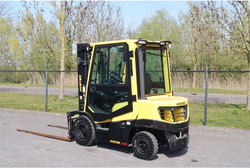 Hyster H2.5 A | BOOM SUSPENSION | SIDESHIFT | FORK EXTENTIONS | FORK POSITIONERS - Dízel targonca: 3 kép. Hyster H2.5 A | BOOM SUSPENSION | SIDESHIFT | FORK EXTENTIONS | FORK POSITIONERS - Dízel targonca: 3 kép.