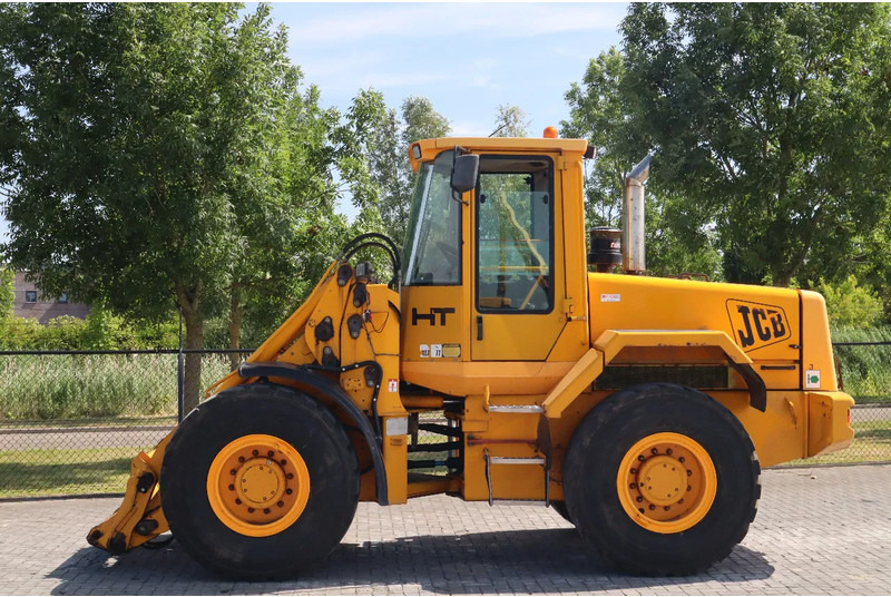 JCB 426 B | 35 KM/H | ONLY 9800 HOURS | FIRST OWNER | DUTCH MACHINE - Gumikerekes homlokrakodó: 1 kép. JCB 426 B | 35 KM/H | ONLY 9800 HOURS | FIRST OWNER | DUTCH MACHINE - Gumikerekes homlokrakodó: 1 kép.