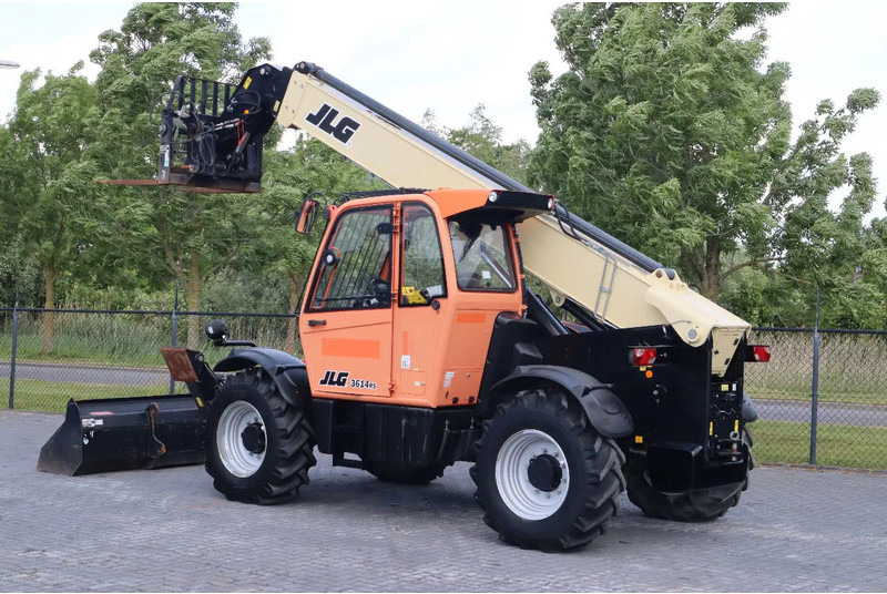 JLG 3614 RS | HYDR. FORKS | BUCKET | LOW HOURS - Teleszkópos rakodó: 3 kép. JLG 3614 RS | HYDR. FORKS | BUCKET | LOW HOURS - Teleszkópos rakodó: 3 kép.