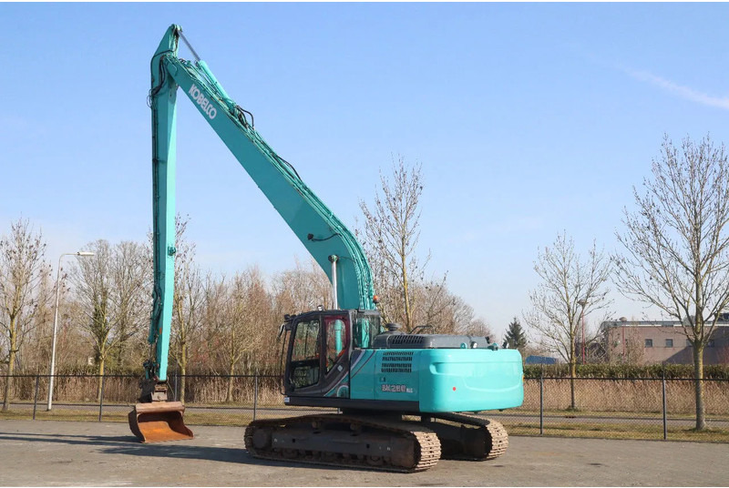 Kobelco SK260 NLC -10E | 18.5 METER LONG REACH | TILT BUCKET - Lánctalpas kotró: 3 kép. Kobelco SK260 NLC -10E | 18.5 METER LONG REACH | TILT BUCKET - Lánctalpas kotró: 3 kép.