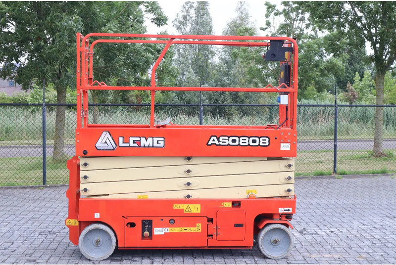 LGMG AS0808 | 10 METER | 230 KG | GS-2646 | 2646ES - Ollós emelő: 4 kép. LGMG AS0808 | 10 METER | 230 KG | GS-2646 | 2646ES - Ollós emelő: 4 kép.