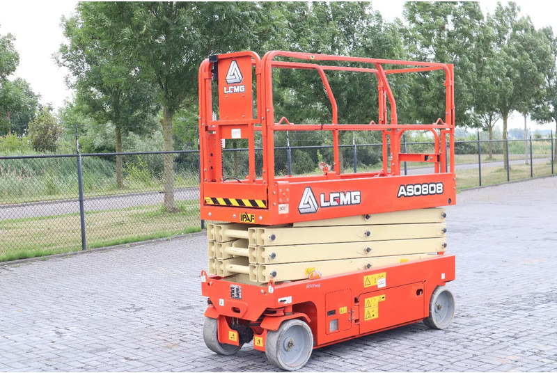 LGMG AS0808 | 10 METER | 230 KG | GS-2646 | 2646ES - Ollós emelő: 3 kép. LGMG AS0808 | 10 METER | 230 KG | GS-2646 | 2646ES - Ollós emelő: 3 kép.