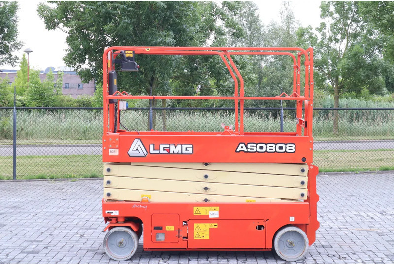 LGMG AS0808 | 10 METER | 230 KG | GS-2646 | 2646ES - Ollós emelő: 1 kép. LGMG AS0808 | 10 METER | 230 KG | GS-2646 | 2646ES - Ollós emelő: 1 kép.