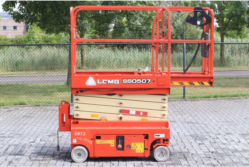 LGMG SS0507 | 6.3 METER | 230 KG | GS-1330 | ES1330 - Ollós emelő: 4 kép. LGMG SS0507 | 6.3 METER | 230 KG | GS-1330 | ES1330 - Ollós emelő: 4 kép.