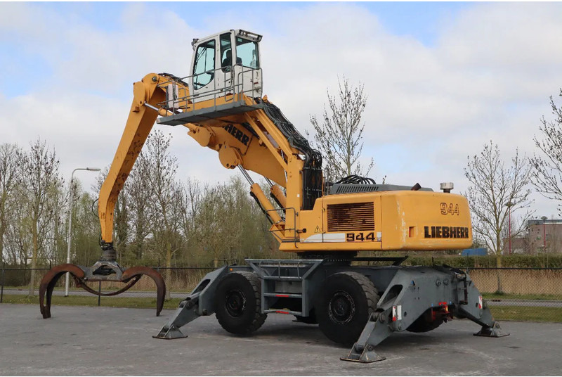 Liebherr A944 C HD | LOG GRAPPLE | HOLZGREIFER | TIMBER - Hulladék kotró: 3 kép. Liebherr A944 C HD | LOG GRAPPLE | HOLZGREIFER | TIMBER - Hulladék kotró: 3 kép.