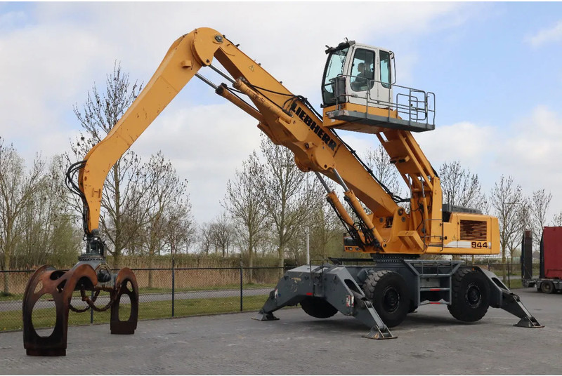 Liebherr A944 C HD | LOG GRAPPLE | HOLZGREIFER | TIMBER - Fakitermelő gép: 2 kép. Liebherr A944 C HD | LOG GRAPPLE | HOLZGREIFER | TIMBER - Fakitermelő gép: 2 kép.