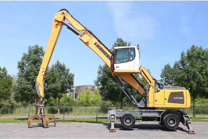 Liebherr LH 40 M LITRONIC | GRAB | QUICK COUPLER | 16 METER - Hulladék kotró: 1 kép. Liebherr LH 40 M LITRONIC | GRAB | QUICK COUPLER | 16 METER - Hulladék kotró: 1 kép.