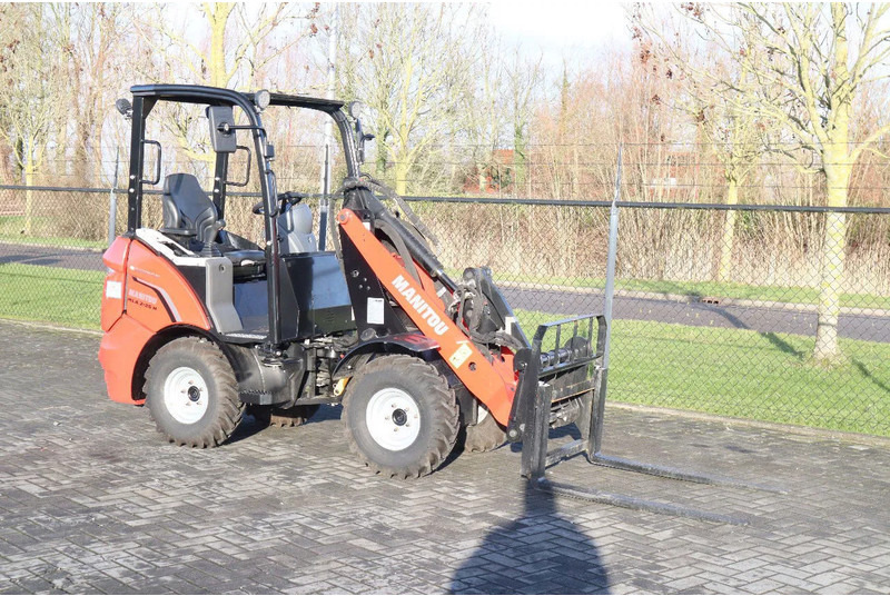 Manitou MLA 2-25 H | FORKS | QUICK COUPLER | NEW UNUSED - Gumikerekes homlokrakodó: 5 kép. Manitou MLA 2-25 H | FORKS | QUICK COUPLER | NEW UNUSED - Gumikerekes homlokrakodó: 5 kép.