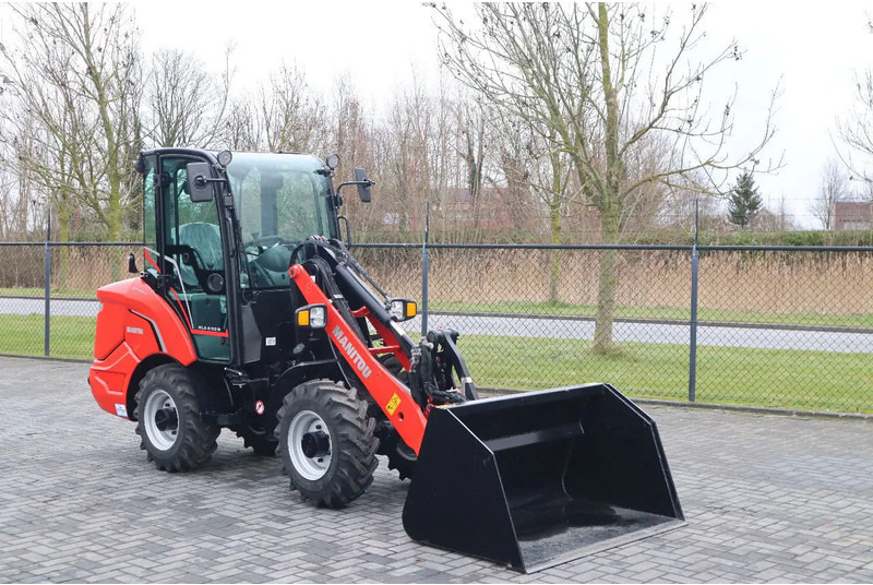 Manitou MLA 4-50 H | BUCKET | QUICK COUPLER | NEW UNUSED - Gumikerekes homlokrakodó: 5 kép. Manitou MLA 4-50 H | BUCKET | QUICK COUPLER | NEW UNUSED - Gumikerekes homlokrakodó: 5 kép.