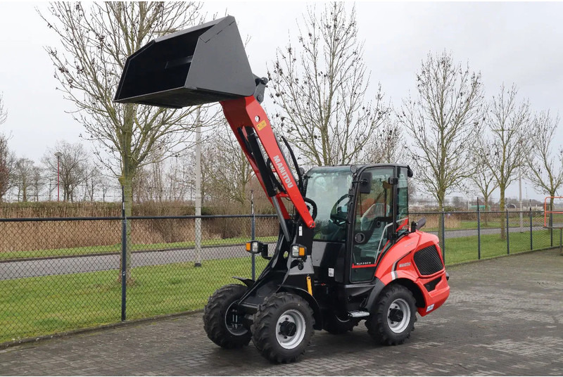 Manitou MLA 5-50 H | BUCKET | QUICK COUPLER | NEW UNUSED - Gumikerekes homlokrakodó: 2 kép. Manitou MLA 5-50 H | BUCKET | QUICK COUPLER | NEW UNUSED - Gumikerekes homlokrakodó: 2 kép.
