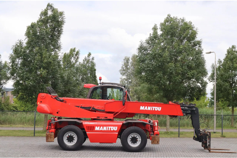 Manitou MRT 2540+ PRIVILEGE | HYDR. FORKS | REMOTE CTRL | PT1500 WINCH - Rakodógép: 4 kép. Manitou MRT 2540+ PRIVILEGE | HYDR. FORKS | REMOTE CTRL | PT1500 WINCH - Rakodógép: 4 kép.