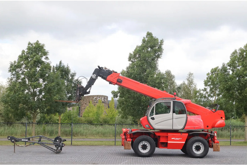 Manitou MRT 2540+ PRIVILEGE | HYDR. FORKS | REMOTE CTRL | PT1500 WINCH - Rakodógép: 1 kép. Manitou MRT 2540+ PRIVILEGE | HYDR. FORKS | REMOTE CTRL | PT1500 WINCH - Rakodógép: 1 kép.