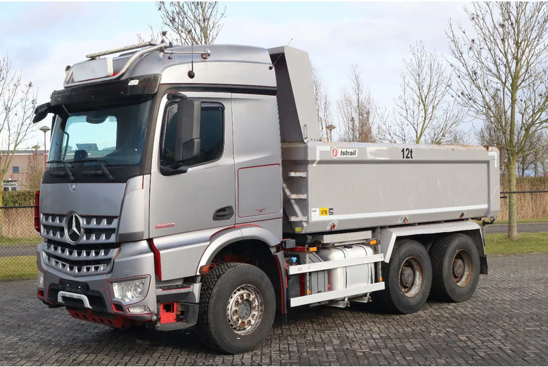 Mercedes-Benz Arocs 2658 2858 | 6X4 EURO 6 BIG AXLES | RETARDER | ENGINE PROBLEM - Billenőplatós teherautó: 1 kép. Mercedes-Benz Arocs 2658 2858 | 6X4 EURO 6 BIG AXLES | RETARDER | ENGINE PROBLEM - Billenőplatós teherautó: 1 kép.