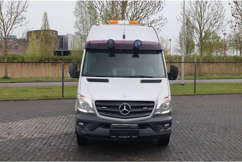 Mercedes-Benz Sprinter 516 | 4X2 | MOBILE WORKSHOP | WERKSTATT | SERVICE VAN - Dobozos kisteherautó: 2 kép. Mercedes-Benz Sprinter 516 | 4X2 | MOBILE WORKSHOP | WERKSTATT | SERVICE VAN - Dobozos kisteherautó: 2 kép.