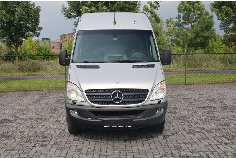 Mercedes-Benz Sprinter 516 | 4X2 | MOBILE WORKSHOP | WERKSTATT | SERVICE VAN - Furgon: 2 kép. Mercedes-Benz Sprinter 516 | 4X2 | MOBILE WORKSHOP | WERKSTATT | SERVICE VAN - Furgon: 2 kép.