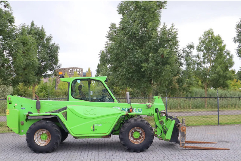 Merlo P72.10 | HYDR FORKS | 7.2 TON | 10 METER - Teleszkópos rakodó: 4 kép. Merlo P72.10 | HYDR FORKS | 7.2 TON | 10 METER - Teleszkópos rakodó: 4 kép.