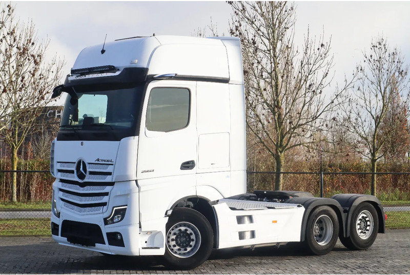 Mercedes-Benz Actros 2553 | 6X2 | 33.000 KM! | RETARDER | EURO 6 | FULL AIR - Nyergesvontató: 1 kép. Mercedes-Benz Actros 2553 | 6X2 | 33.000 KM! | RETARDER | EURO 6 | FULL AIR - Nyergesvontató: 1 kép.