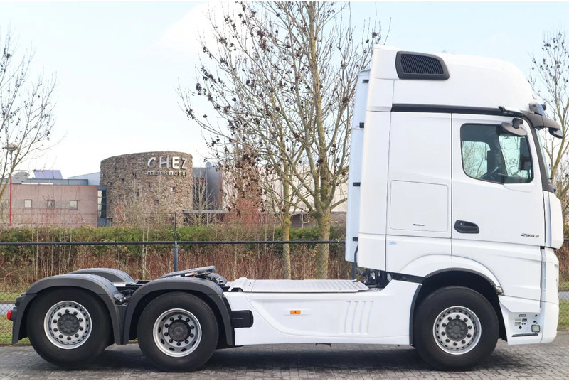 Mercedes-Benz Actros 2553 | 6X2 | 33.000 KM! | RETARDER | EURO 6 | FULL AIR - Nyergesvontató: 4 kép. Mercedes-Benz Actros 2553 | 6X2 | 33.000 KM! | RETARDER | EURO 6 | FULL AIR - Nyergesvontató: 4 kép.