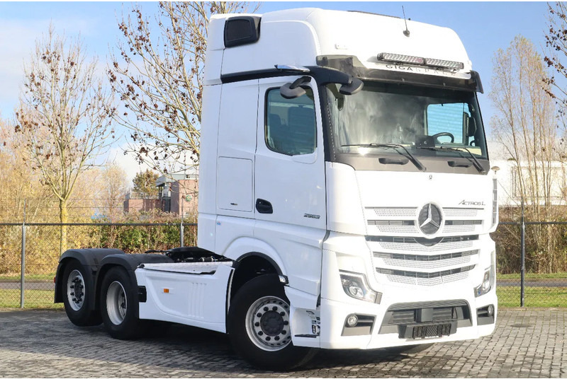 Mercedes-Benz Actros 2553 | 6X2 | 33.000 KM! | RETARDER | EURO 6 | FULL AIR - Nyergesvontató: 3 kép. Mercedes-Benz Actros 2553 | 6X2 | 33.000 KM! | RETARDER | EURO 6 | FULL AIR - Nyergesvontató: 3 kép.
