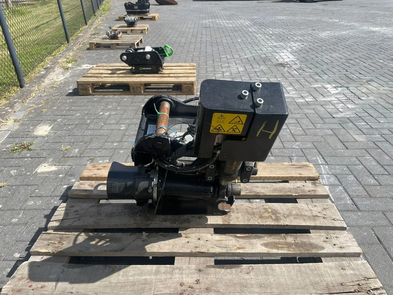 STEELWRIST STEELWRIST X06 S40 | TILT ROTATOR | VLS | FPL | RF | NEW / UNUSED - Tiltrotátor - Építőipari gépek: 4 kép. STEELWRIST STEELWRIST X06 S40 | TILT ROTATOR | VLS | FPL | RF | NEW / UNUSED - Tiltrotátor - Építőipari gépek: 4 kép.