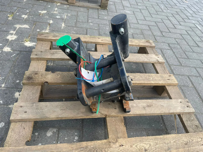 STEELWRIST TCX S30 - 180 MEC | TILT COUPLER | TILTING COUPLER | NEW / UNUSED - Tiltrotátor - Építőipari gépek: 5 kép. STEELWRIST TCX S30 - 180 MEC | TILT COUPLER | TILTING COUPLER | NEW / UNUSED - Tiltrotátor - Építőipari gépek: 5 kép.