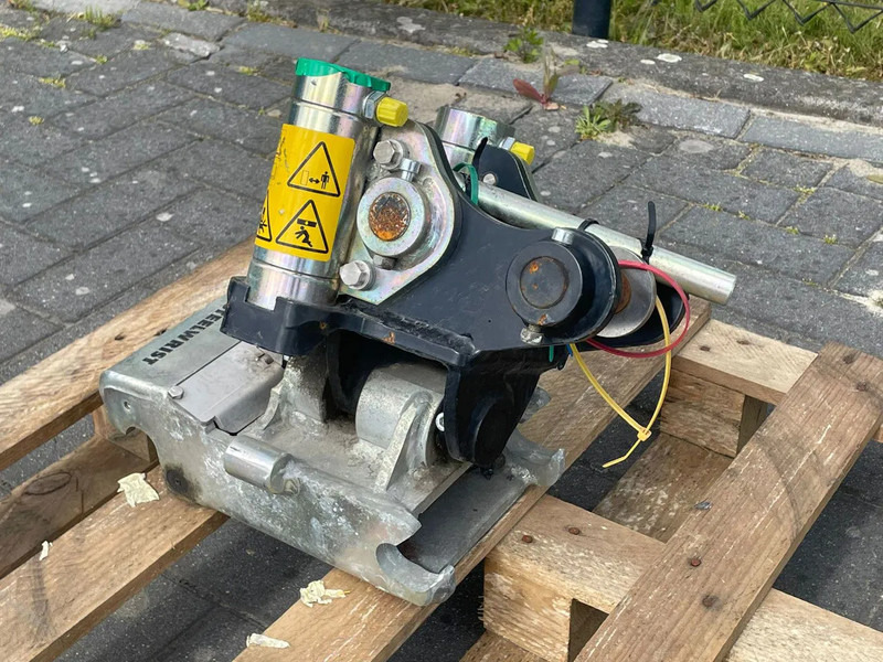 STEELWRIST TMX S30 -180HA | TILT QUICKCOUPLER | TILTING COUPLER | NEW - Tiltrotátor - Építőipari gépek: 1 kép. STEELWRIST TMX S30 -180HA | TILT QUICKCOUPLER | TILTING COUPLER | NEW - Tiltrotátor - Építőipari gépek: 1 kép.