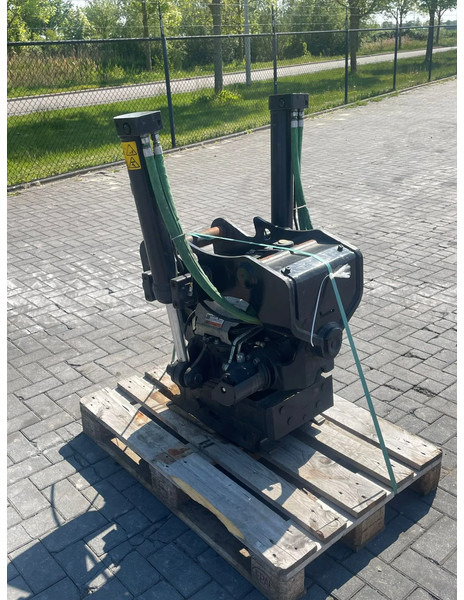 STEELWRIST X18 SQ60-5 | S60 | OILQUICK SYSTEM | CLS - Tiltrotátor - Építőipari gépek: 3 kép. STEELWRIST X18 SQ60-5 | S60 | OILQUICK SYSTEM | CLS - Tiltrotátor - Építőipari gépek: 3 kép.
