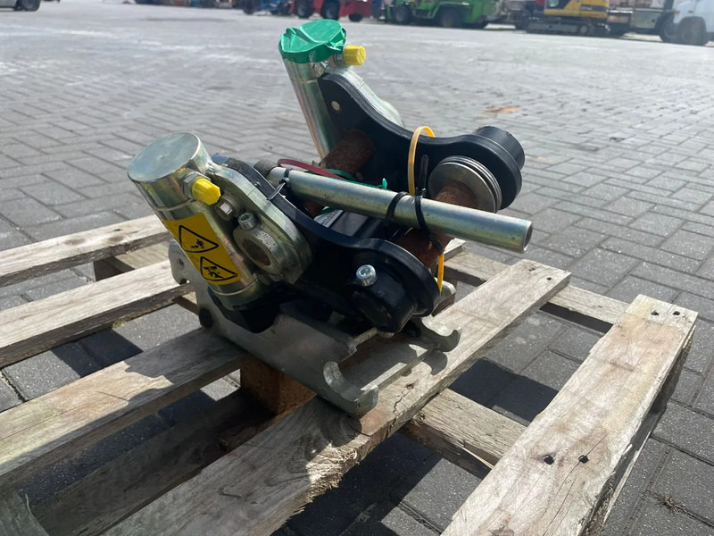 Sanderson STEELWRIST TMX S30 -180HA | TILT QUICKCOUPLER | TILTING COUPLER | NEW - Tiltrotátor - Építőipari gépek: 5 kép. Sanderson STEELWRIST TMX S30 -180HA | TILT QUICKCOUPLER | TILTING COUPLER | NEW - Tiltrotátor - Építőipari gépek: 5 kép.