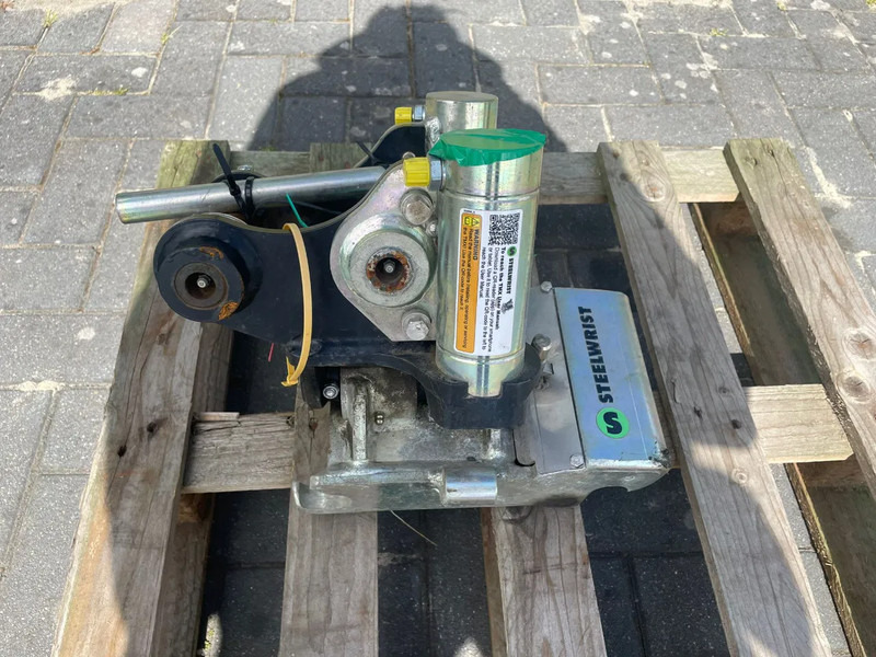 Sanderson STEELWRIST TMX S30 -180HA | TILT QUICKCOUPLER | TILTING COUPLER | NEW - Tiltrotátor - Építőipari gépek: 2 kép. Sanderson STEELWRIST TMX S30 -180HA | TILT QUICKCOUPLER | TILTING COUPLER | NEW - Tiltrotátor - Építőipari gépek: 2 kép.
