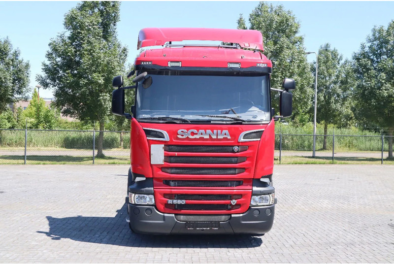 Scania R580 V8 | 6X2 | BDF | RETARDER | TAILLIFT | EURO 6 - Alvaz teherautó: 2 kép. Scania R580 V8 | 6X2 | BDF | RETARDER | TAILLIFT | EURO 6 - Alvaz teherautó: 2 kép.