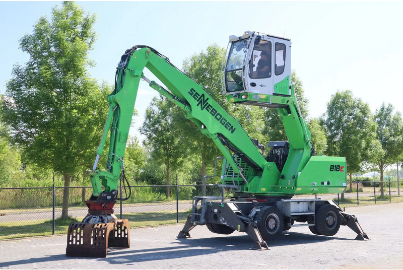 Sennebogen 818 M K9 ULM | SORTING GRAB | GOOD CONDITION - Gumikerekes kotró: 2 kép. Sennebogen 818 M K9 ULM | SORTING GRAB | GOOD CONDITION - Gumikerekes kotró: 2 kép.