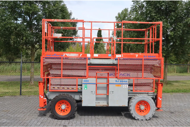 Skyjack SJ8841 E | 14.5 METER | 681 KG - Ollós emelő: 1 kép. Skyjack SJ8841 E | 14.5 METER | 681 KG - Ollós emelő: 1 kép.